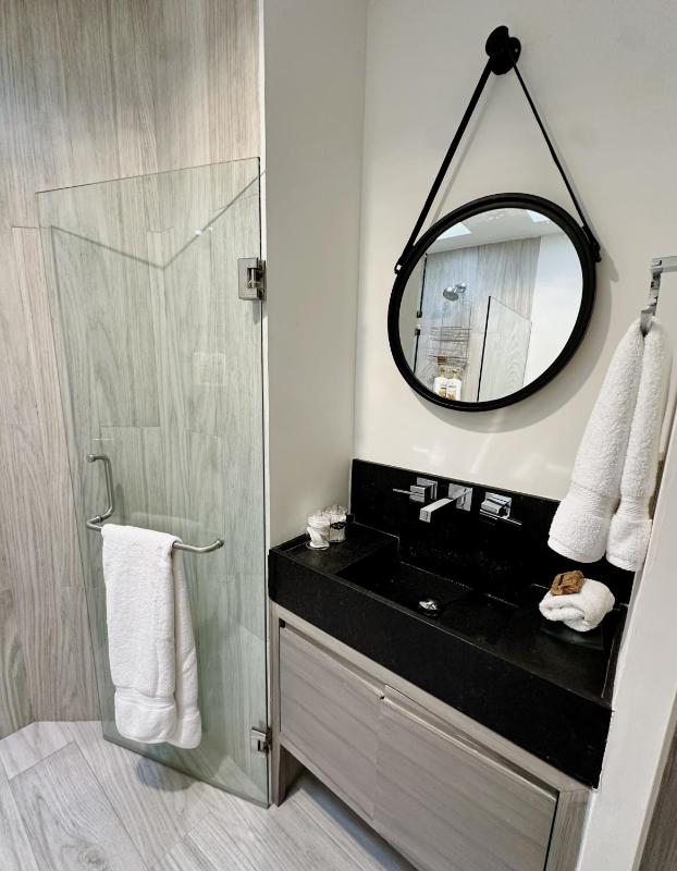 Unit 150- Casa Kelly - OCEANFRONT Fully Renovated - image 8