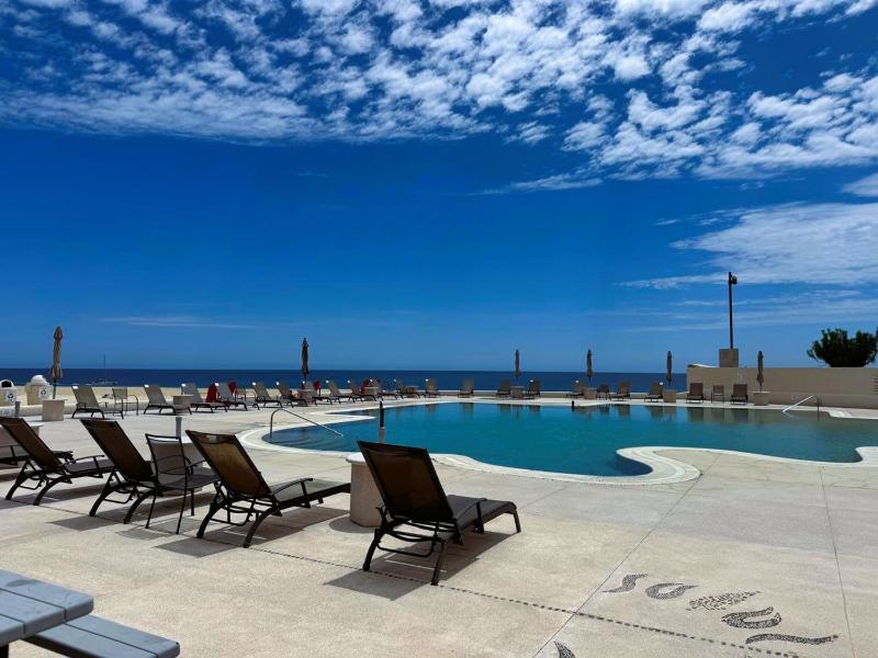 Unit 150- Casa Kelly - OCEANFRONT Fully Renovated - image 2