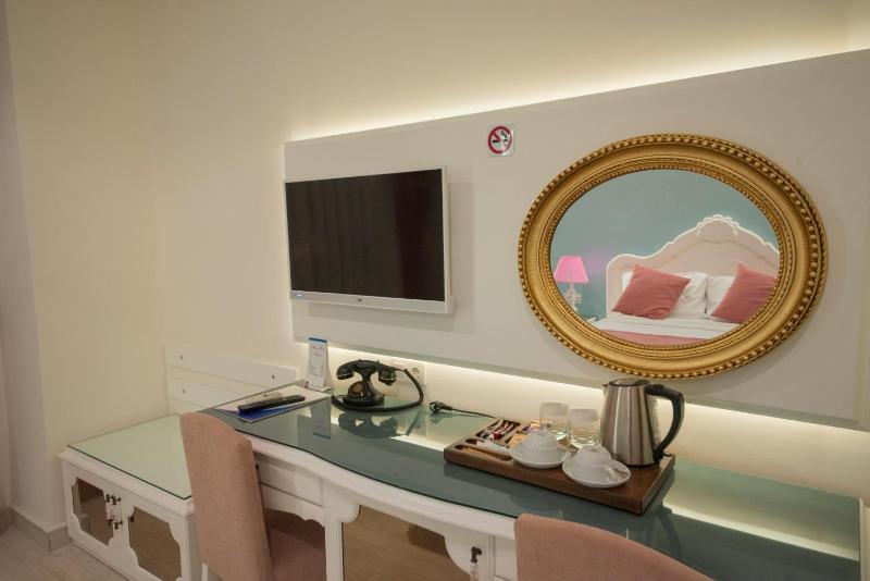 Double or Twin Room image 2