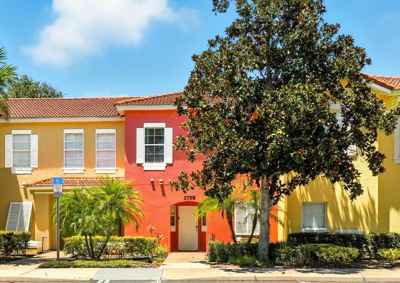 Family Getaway Near Clubhouse and Community Pool 5 miles from Disney - image 11