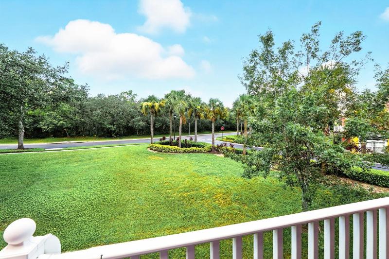 Family Getaway Near Clubhouse and Community Pool 5 miles from Disney - image 3