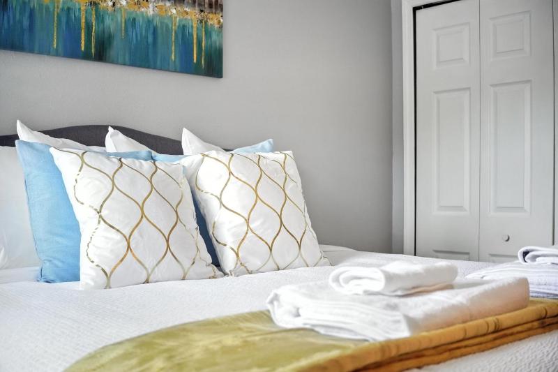 Family Getaway Near Clubhouse and Community Pool 5 miles from Disney - image 14