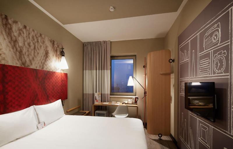 Standard Room with 1 Double Bed image 2