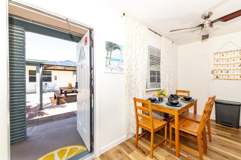 Tropic Isle Boutique Hotel - image 43