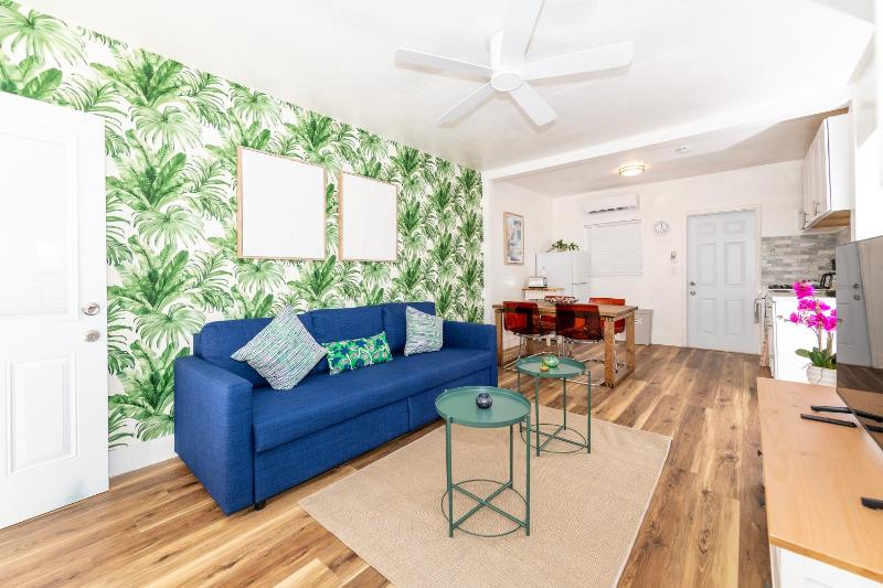 Tropic Isle Boutique Hotel - image 1