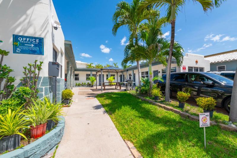 Tropic Isle Boutique Hotel - image 29