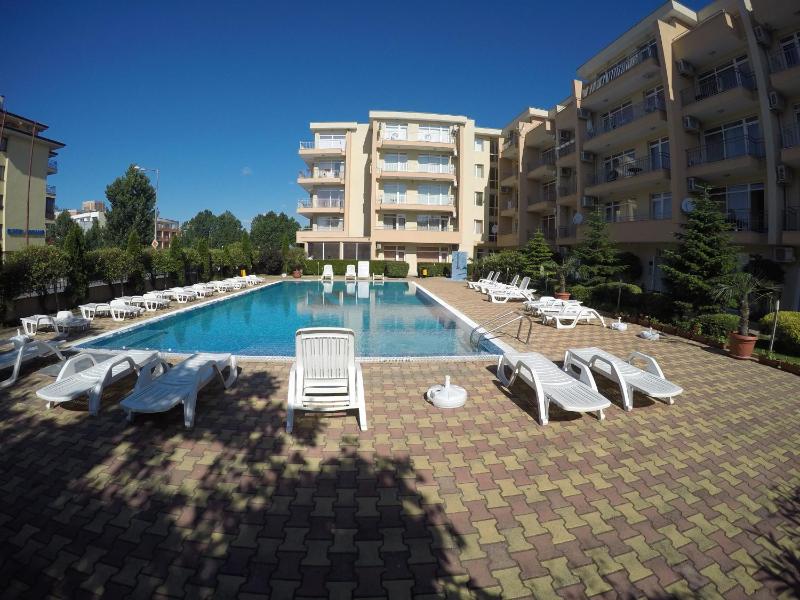 VP Kamelia Garden Studios - image 6