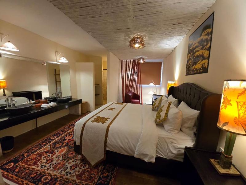 Sky Suites - image 6