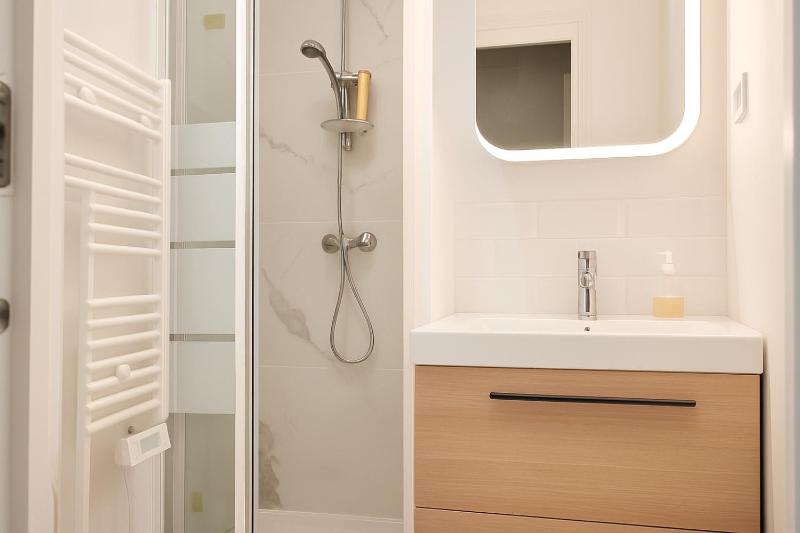 ARC DE TRIOMPHE-CARNOT Luxury & Design with AC - image 14