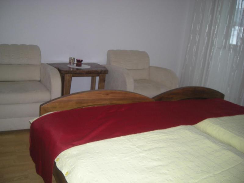 Double Room image 3