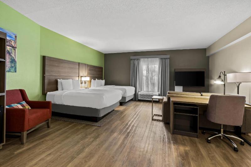 Comfort Suites Charleston West Ashley - image 7