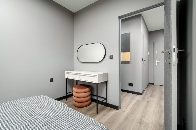 Piękny Widok na Jezioro i Plażę Parking w Garażu by Noclegi Renters - image 21
