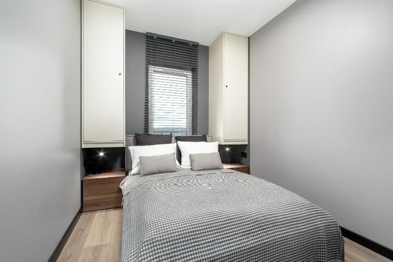 Piękny Widok na Jezioro i Plażę Parking w Garażu by Noclegi Renters - image 44