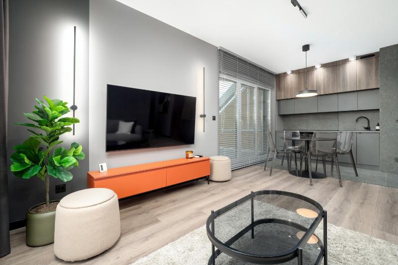 Piękny Widok na Jezioro i Plażę Parking w Garażu by Noclegi Renters - image 45