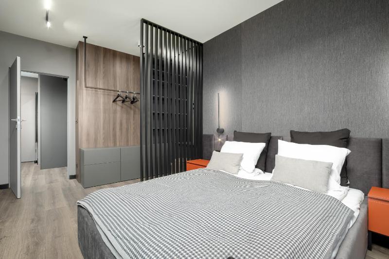 Piękny Widok na Jezioro i Plażę Parking w Garażu by Noclegi Renters - image 4