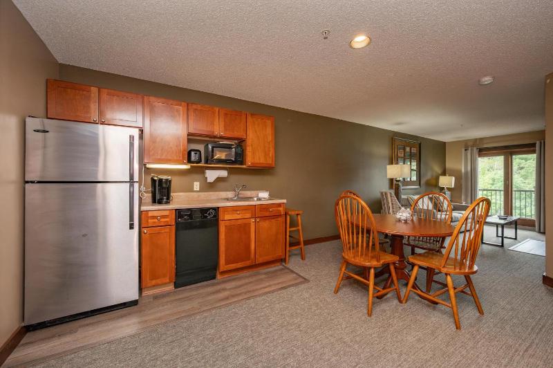A207 One Bedroom Lake View - image 6