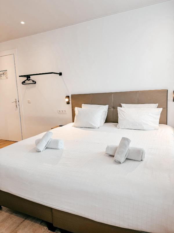 Alpha Hotel - image 24
