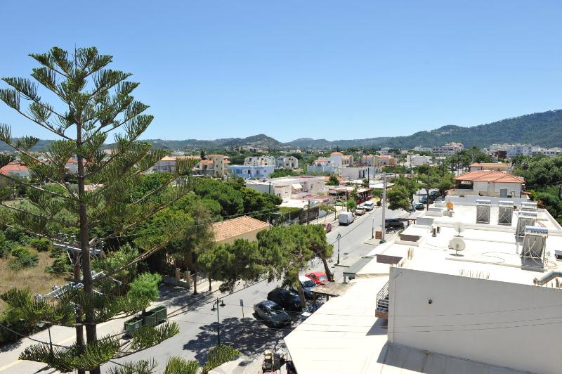 Heleni Beach Hotel - image 11