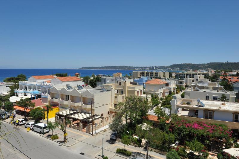 Heleni Beach Hotel - image 15