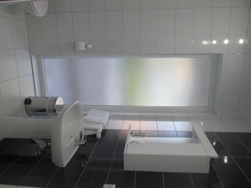 Double Room with Balcony image 2