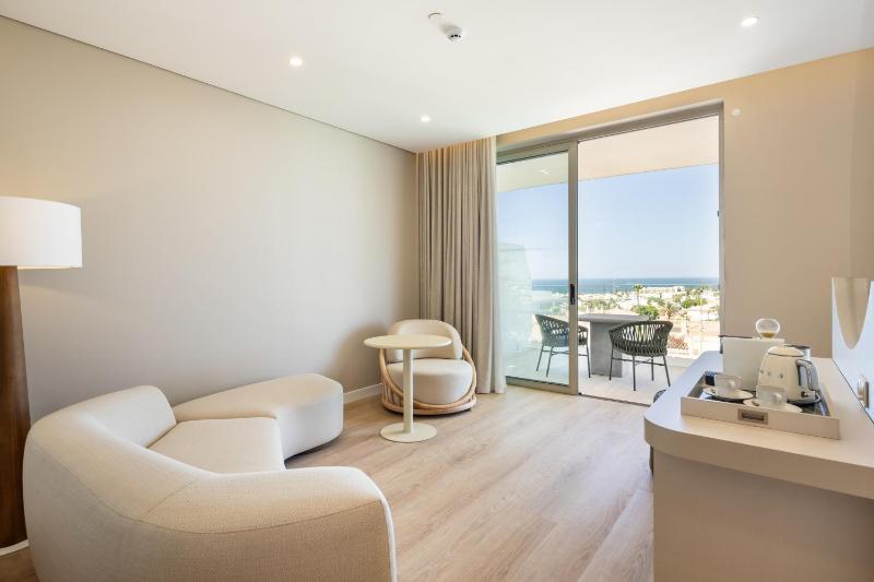 Castelo Suites Hotel - image 29