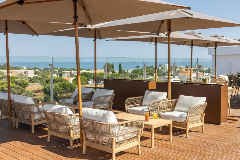 Castelo Suites Hotel - image 13