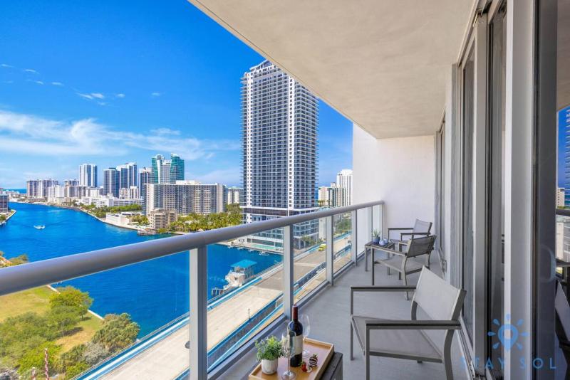 Stylish 2BR High-Rise Retreat w Ocean Views - image 21