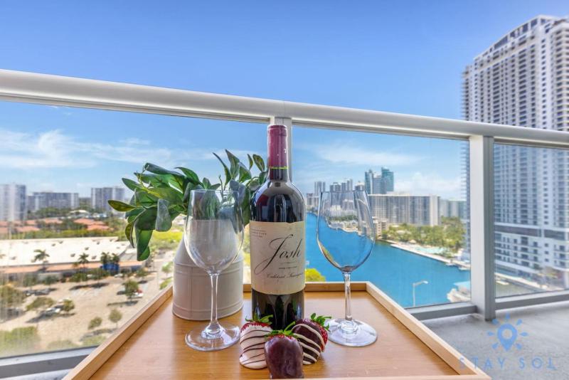 Stylish 2BR High-Rise Retreat w Ocean Views - image 17