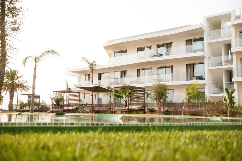 Castelo Suites Hotel - image 24