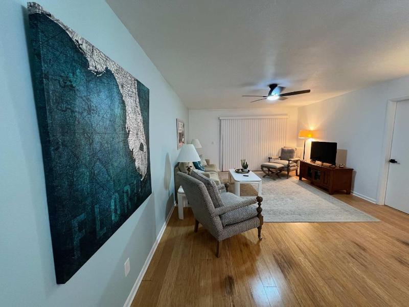 Cape Coral Waterfront Condo- A Boater's Dream - image 14