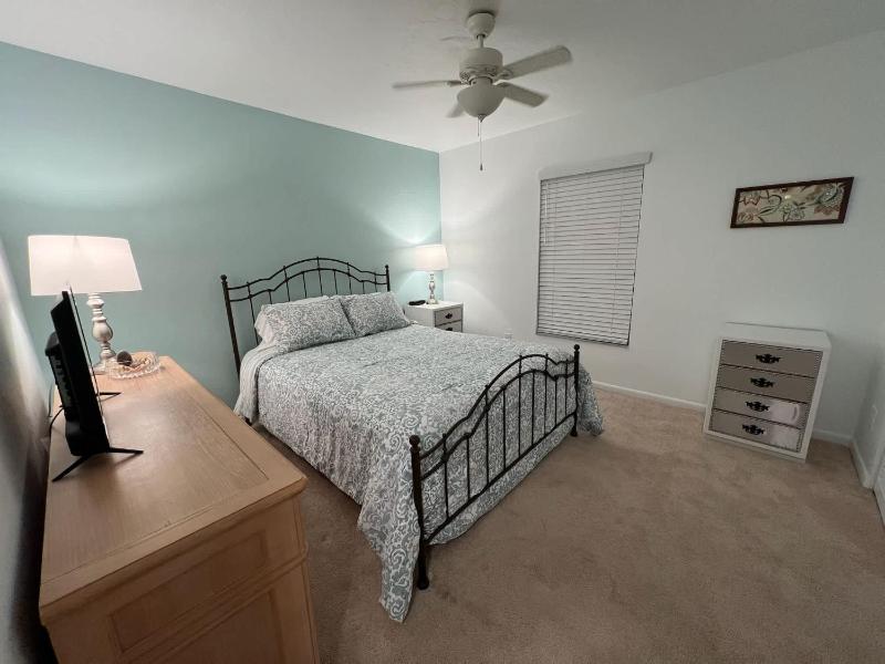 Cape Coral Waterfront Condo- A Boater's Dream - image 13