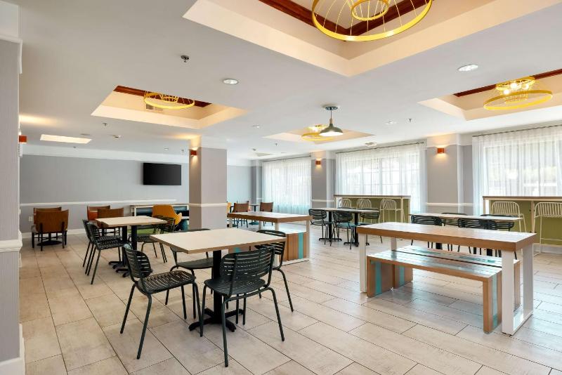 Spark by Hilton Savannah Airport - image 37