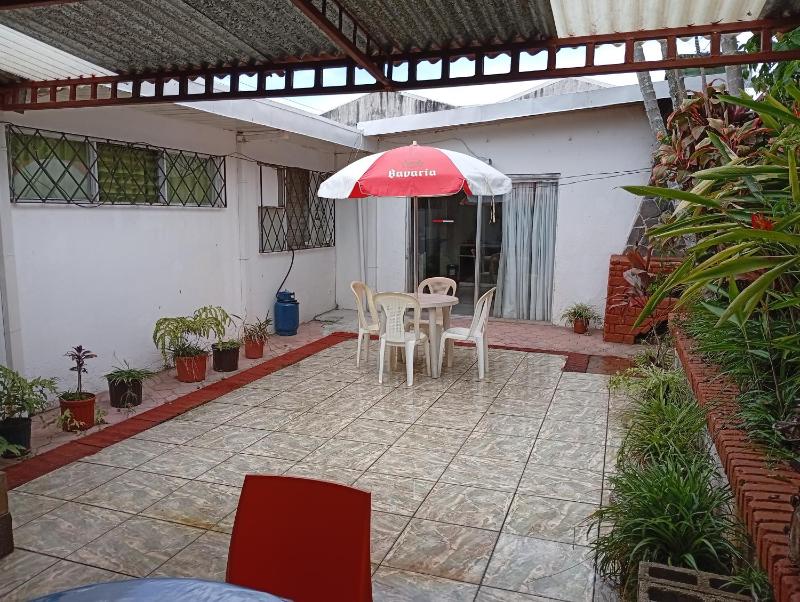 Confortable y privado estudio en zona exclusiva . - image 6