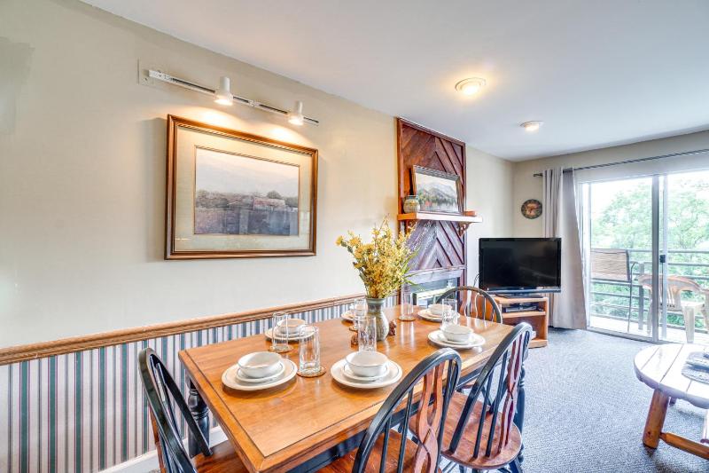 Indoor & Outdoor Pool Access! Condo 3 Mi to GSMNP - image 20