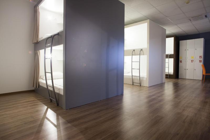 Bed in 18-Bed Mixed Dormitory Room image 3