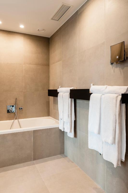 Deluxe Junior Suite image 2