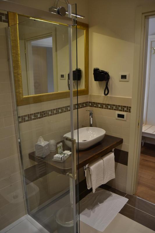 Double Room with Private Bathroom image 4
