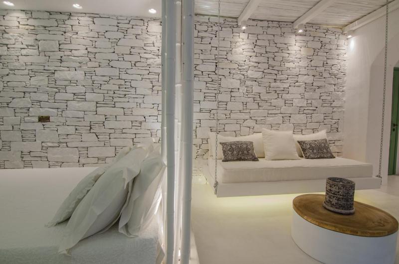 Deluxe Suite with Private Pool image 3