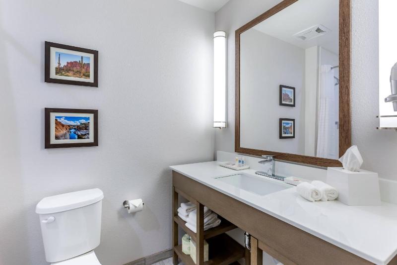 Comfort Suites Scottsdale Talking Stick Entertainment District - image 31