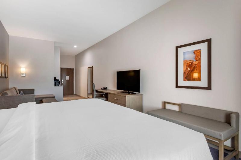 Comfort Suites Scottsdale Talking Stick Entertainment District - image 22