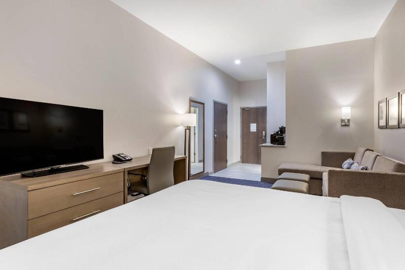 Comfort Suites Scottsdale Talking Stick Entertainment District - image 23