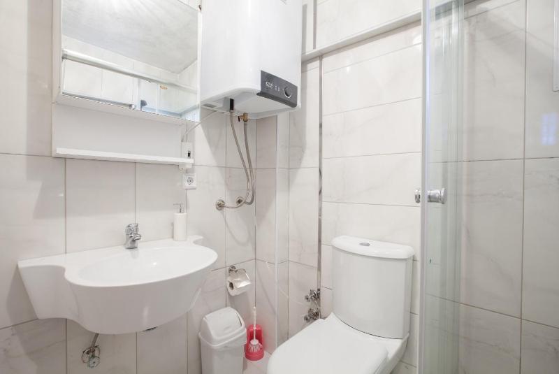 Apartment (4 Adults) image 4