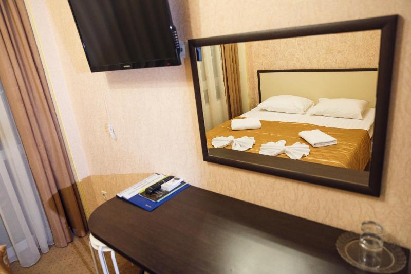 Budget Double Room image 3