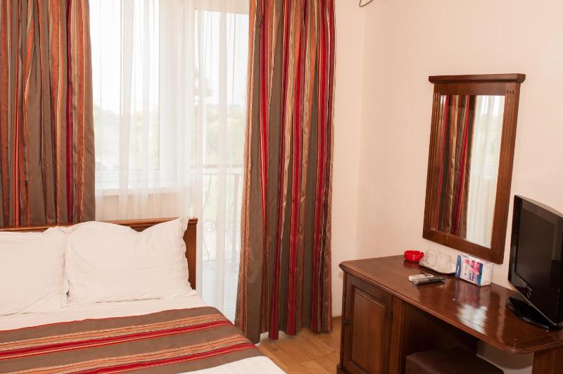 Standard Double Room with Free Sunbeds image 2