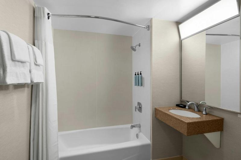 Courtyard by Marriott Fort Lauderdale East/Lauderdale-by-the-Sea - image 5