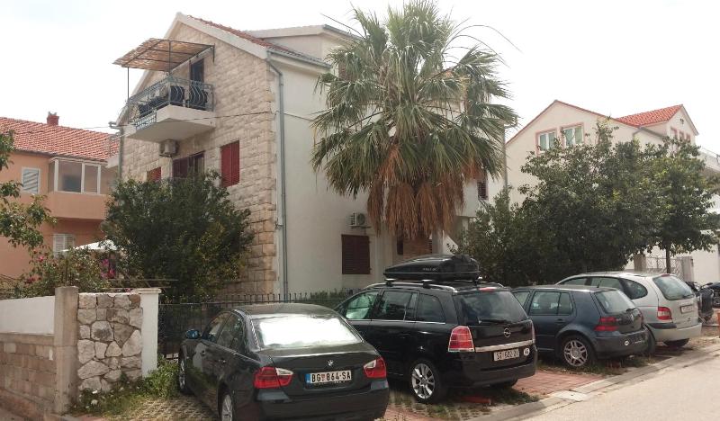 Lux Two-Bedroom Apartment image 2