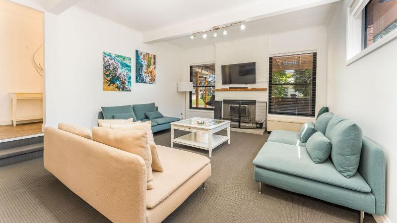 Carlton Place - image 4