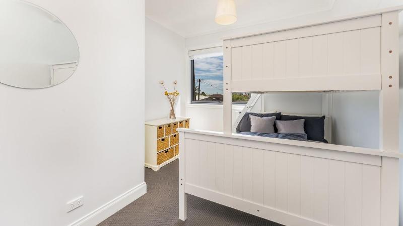Carlton Place - image 8