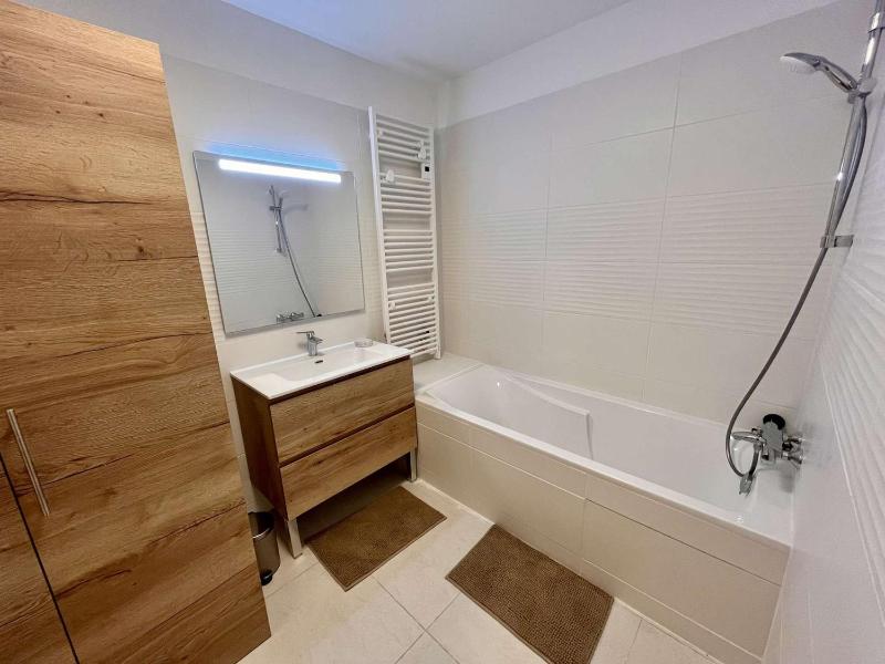Appartement moderne avec piscine climatisation et parking à Cavalaire-sur-Mer - FR-1-226B-244 - image 26