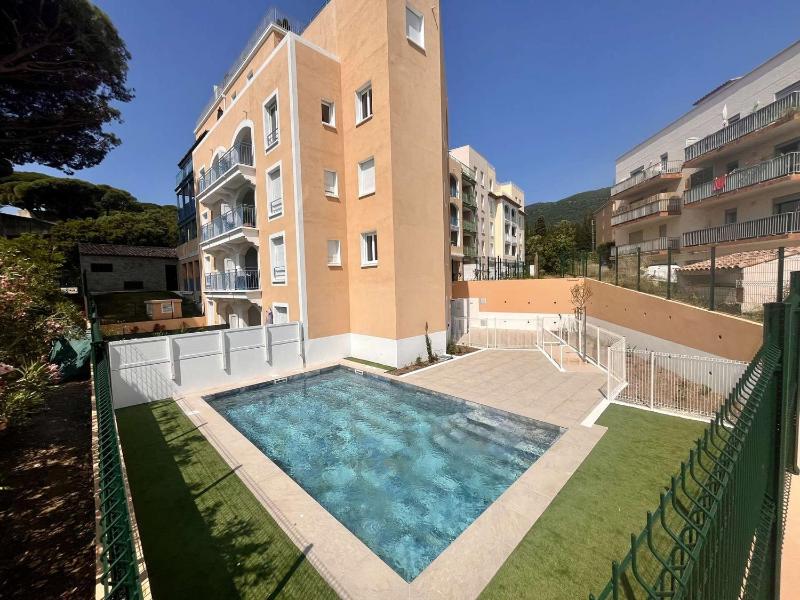 Appartement moderne avec piscine climatisation et parking à Cavalaire-sur-Mer - FR-1-226B-244 - image 11
